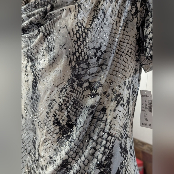 New Dress Barn Gray Snake Skin Top Size Medium Cowl Neck Short Sleeve - Picture 2 of 3